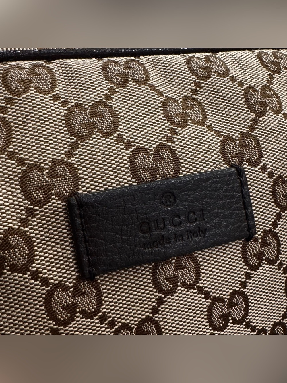 Authentic GUCCI Large GG Logo Beige Canvas Brown Leather Carry on Duffle Bag - Picture 3 of 16